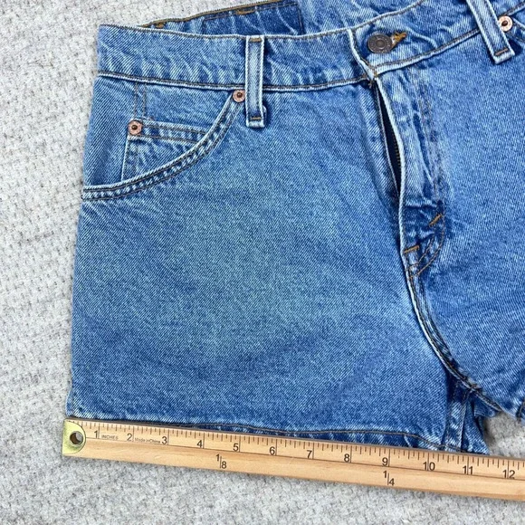 Vintage Levis Shorts Women Junior Size 9 Slim Fit 912 90s Med Wash 1997 29" W - Picture 7 of 11